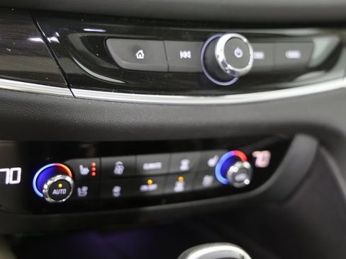 Certified 2019 Buick Enclave Premium w/ Experience Buick Package image 9