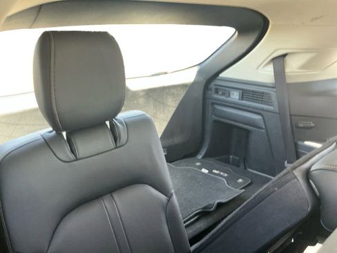 Used 2024 MAZDA CX-90 3.3 Turbo w/ Preferred Package AWD/4WD image 20