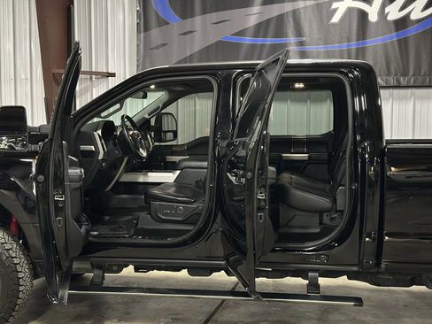 Used 2017 Ford F250 Lariat w/ Lariat Ultimate Package image 11