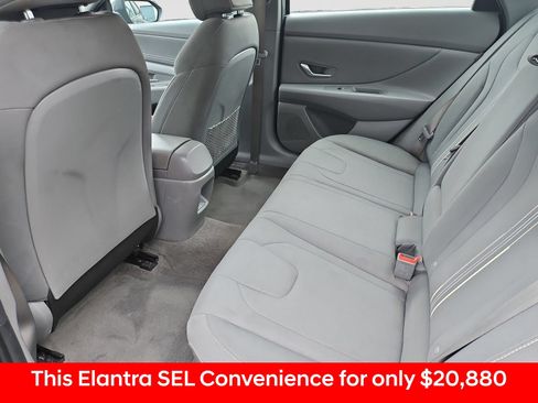 Used 2025 Hyundai Elantra SEL w/ Cargo Package FWD image 33