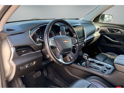 Used 2021 Chevrolet Traverse Premier w/ Redline Edition AWD/4WD image 17
