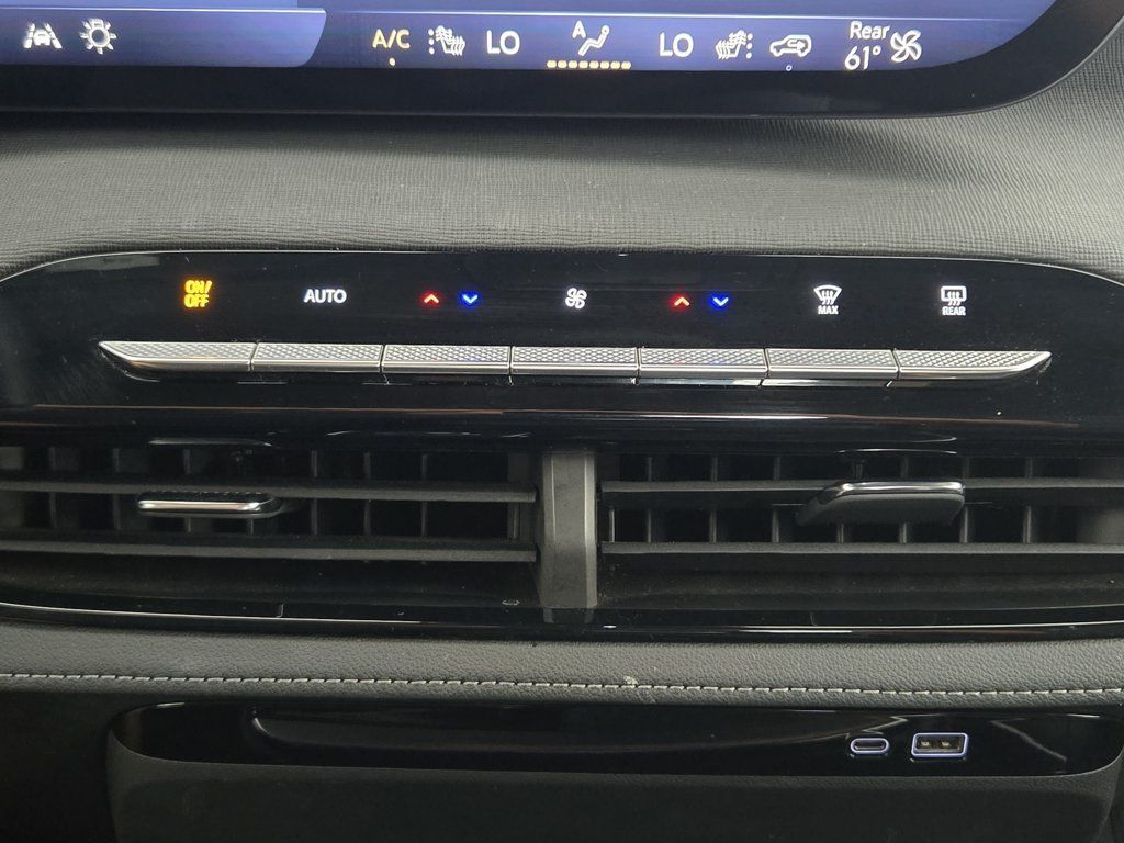 Used 2025 Buick Enclave Sport Touring w/ Power Package FWD image 20