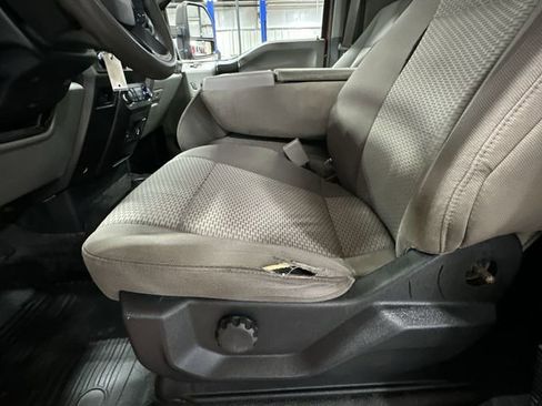 Used 2019 Ford F250 XLT w/ Snow Plow Prep Package image 18