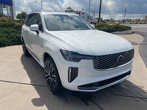 New 2026 Volvo XC90 B6 Plus w/ Protection Package Premier AWD/4WD image 8