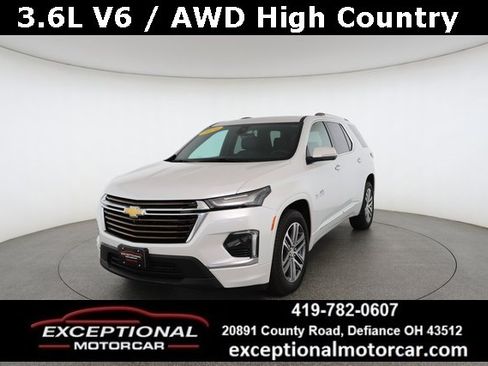 Used 2024 Chevrolet Traverse High Country image 1