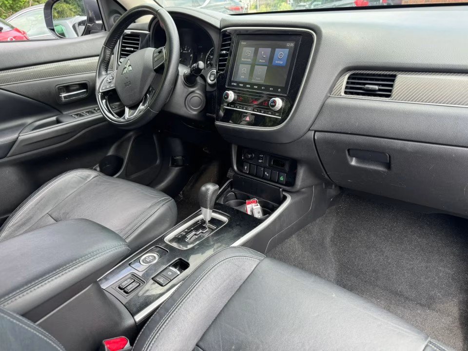 Used 2020 Mitsubishi Outlander SE AWD/4WD image 21