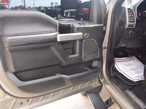 Used 2019 Ford F250 Platinum w/ Platinum Ultimate Package AWD/4WD image 9