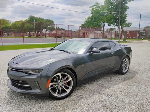 Used 2017 Chevrolet Camaro LT RWD image 3