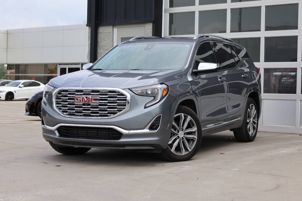 Used 2020 GMC Terrain Denali w/ Denali Premium Package AWD/4WD image 3