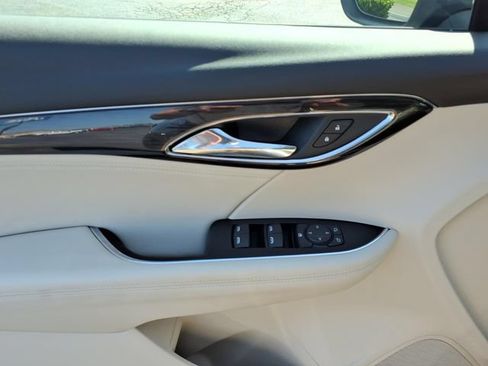 Used 2023 Buick Envision Preferred FWD image 3