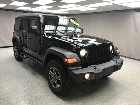 Used 2022 Jeep Wrangler Unlimited Sport image 5