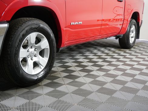 Used 2025 RAM 1500 Big Horn AWD/4WD image 2