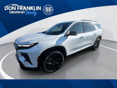 Used 2025 Chevrolet Traverse RS image 1