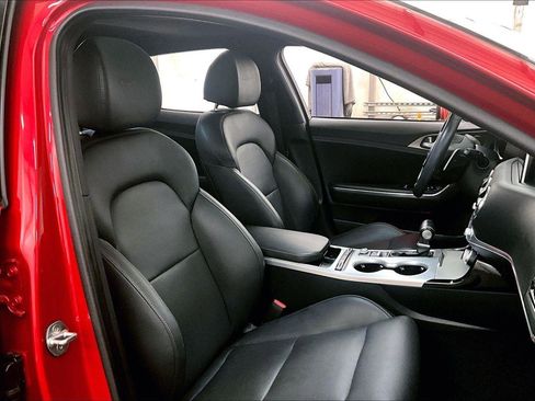 Used 2019 Kia Stinger GT1 image 7