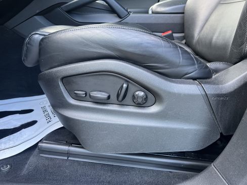 Used 2023 Porsche Cayenne image 12