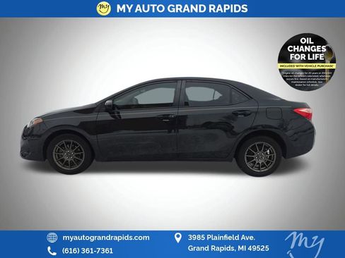Used 2019 Toyota Corolla LE image 4