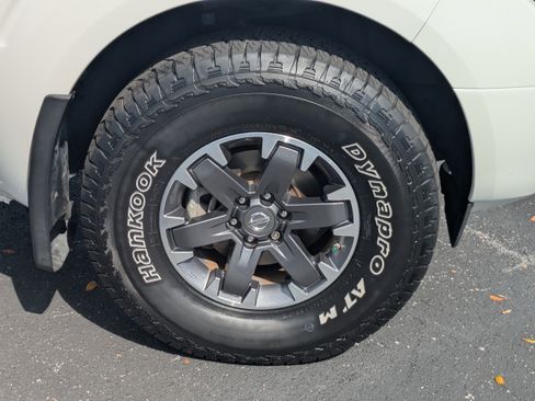 Used 2019 Nissan Frontier PRO-4X w/ Pro-4x Luxury Package image 11