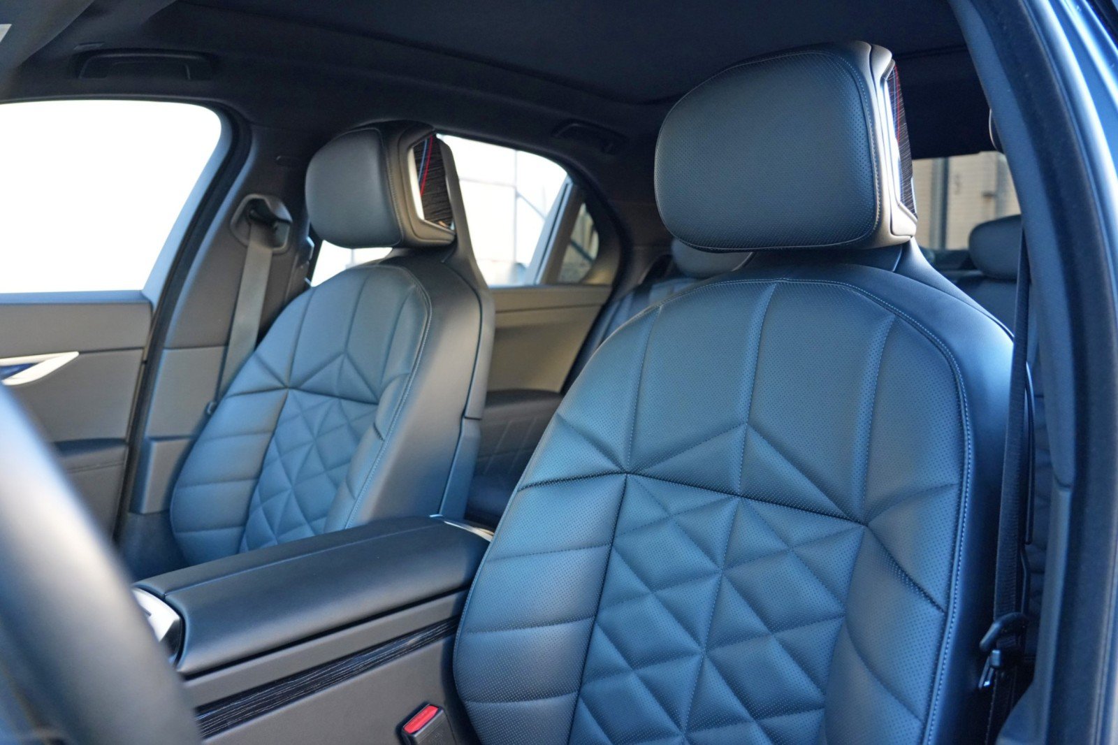 Used 2023 BMW 740i RWD image 49