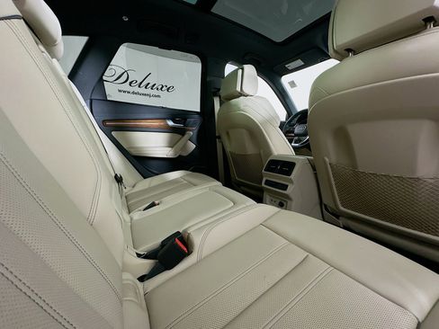 Used 2024 Audi Q5 e Premium Plus w/ Premium Plus Package image 29