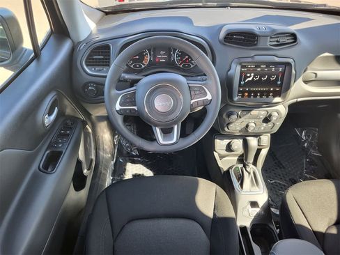 Used 2023 Jeep Renegade Latitude image 24