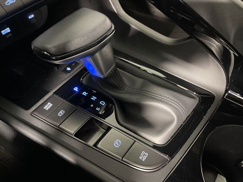Certified 2025 Hyundai Elantra SEL FWD image 24