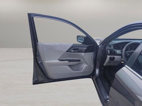 Used 2013 Honda Accord LX image 15