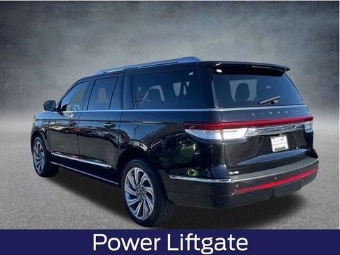 Used 2024 Lincoln Navigator L 4WD image 6