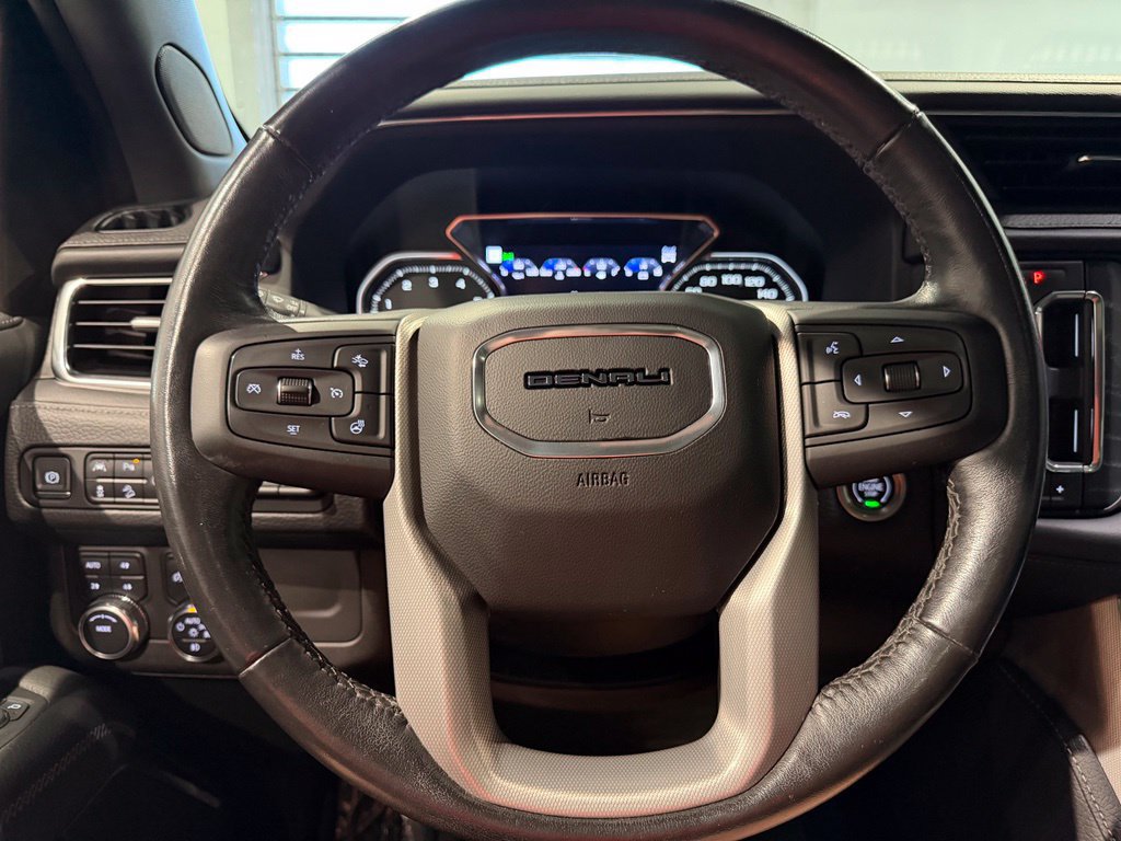 Used 2021 GMC Yukon Denali w/ Denali Premium Package AWD/4WD image 11