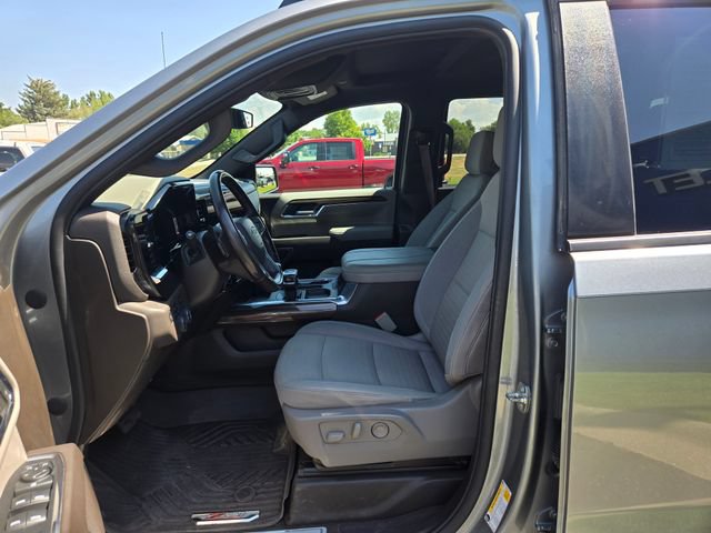 Used 2023 Chevrolet Silverado 1500 RST w/ Z71 Off-Road Package AWD/4WD image 9