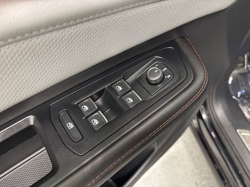 Used 2025 Volkswagen Atlas Peak Edition SE image 17