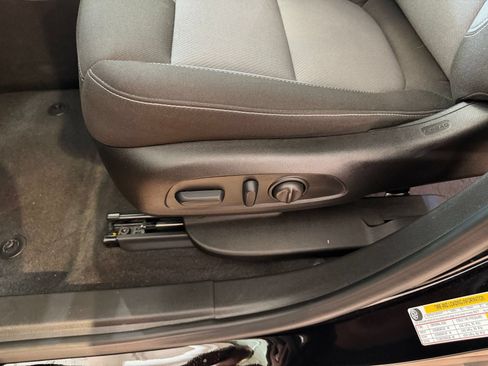 Used 2026 Chevrolet Blazer LT FWD image 18