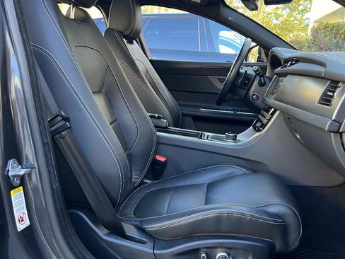 Used 2017 Jaguar XF S image 52