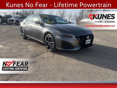 Used 2024 Nissan Altima 2.5 SR image 1