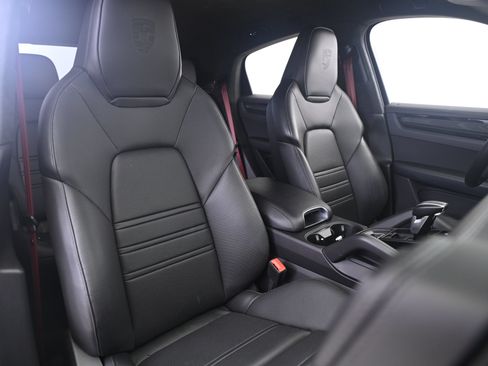 Certified 2022 Porsche Cayenne Turbo GT AWD/4WD image 24