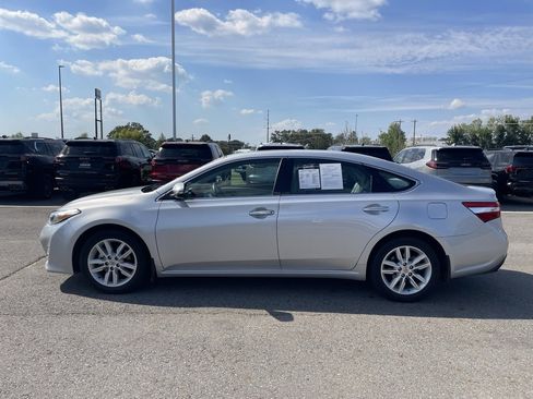Used 2014 Toyota Avalon XLE image 4