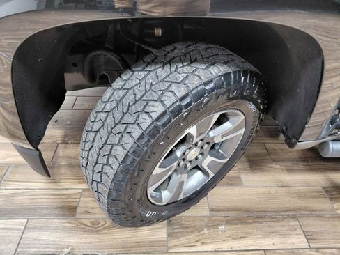 Used 2017 Chevrolet Colorado Z71 image 24