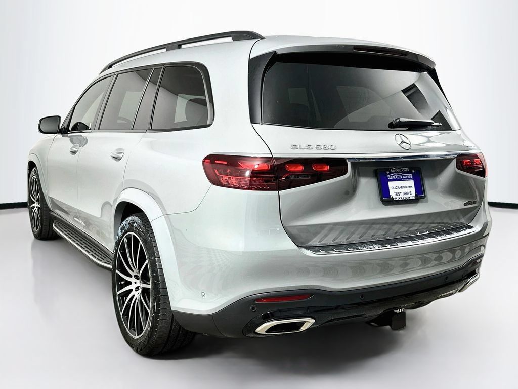 Used 2025 Mercedes-Benz GLS 580 4MATIC image 6