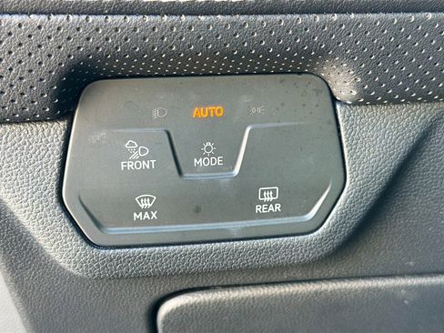 Used 2024 Volkswagen Atlas SE image 35