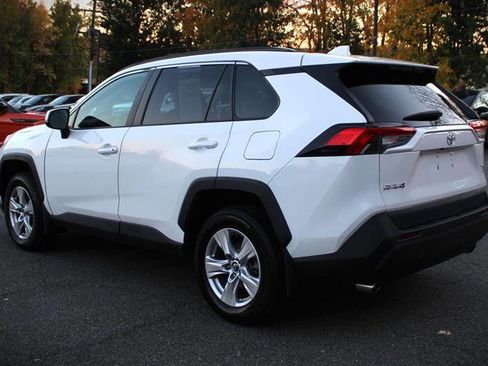 Used 2021 Toyota RAV4 XLE image 3