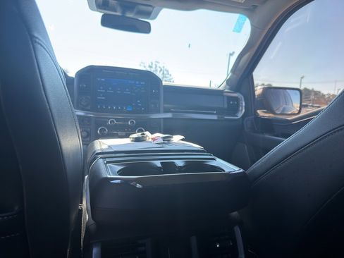 Used 2022 Ford F150 Lariat image 19