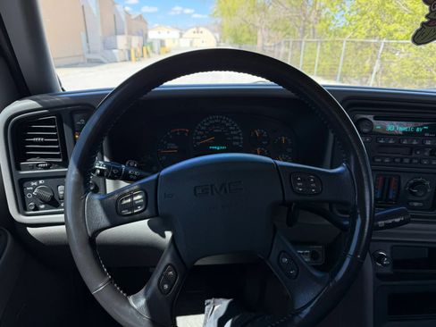 Used 2003 GMC Sierra 2500 SLT w/ SLT Preferred Equipment Group AWD/4WD image 14