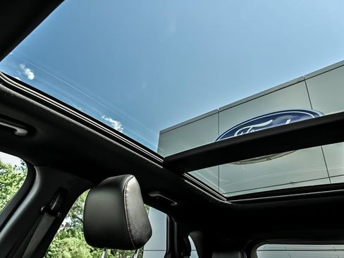 Certified 2023 Ford Edge ST-Line AWD/4WD image 14