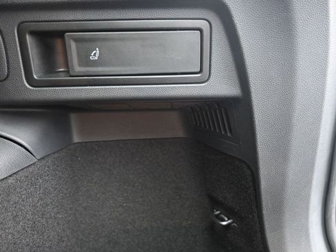 Used 2021 Volkswagen Tiguan SE R-Line image 25