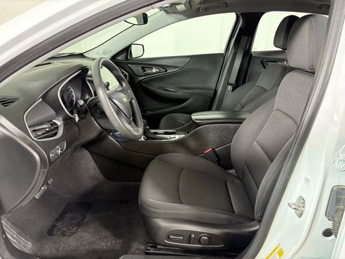 Used 2024 Chevrolet Malibu LT image 18