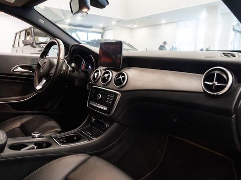 Used 2018 Mercedes-Benz CLA 250 image 10