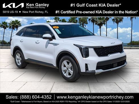 Certified 2024 Kia Sorento LX FWD image 1