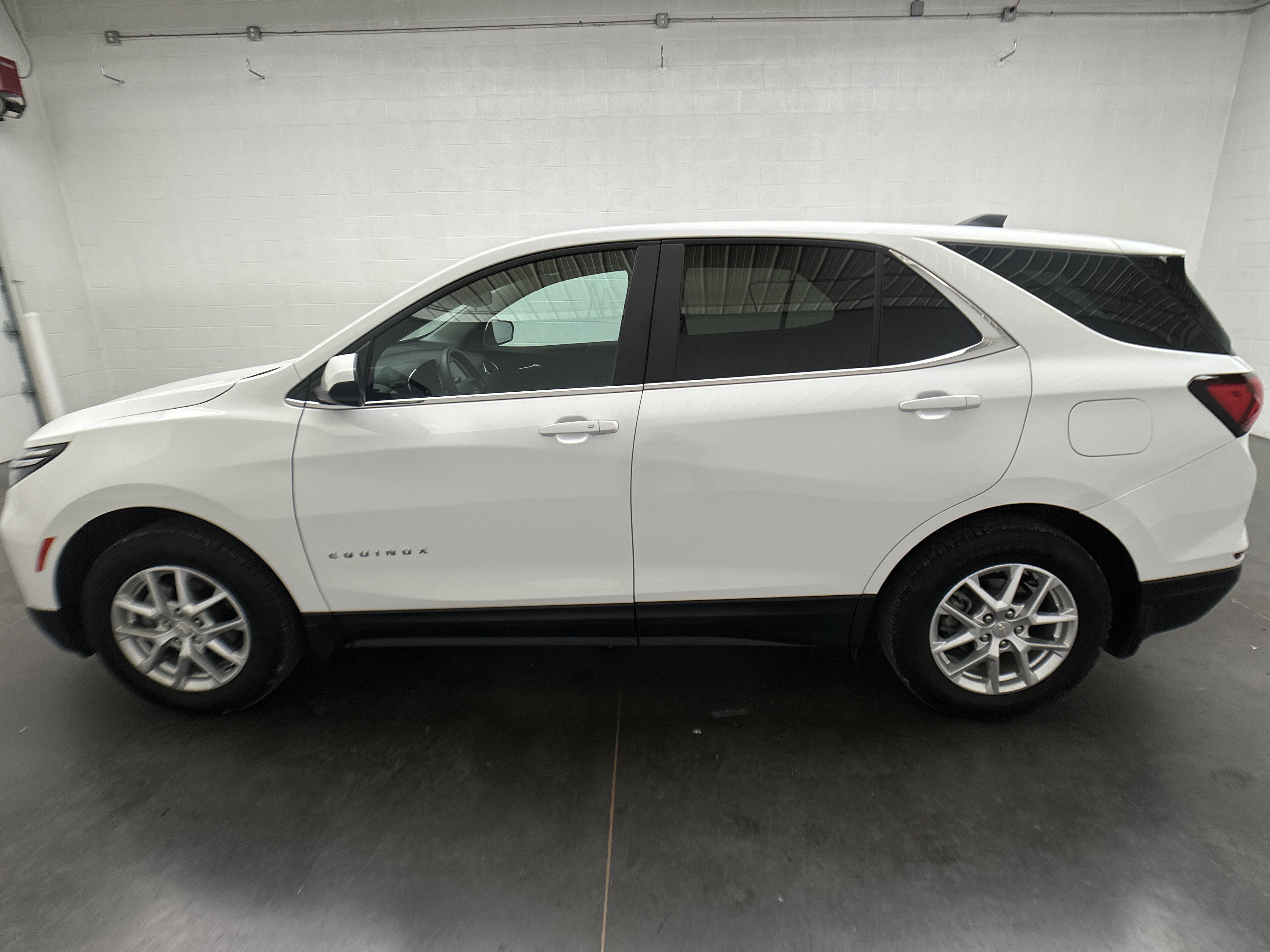 Used 2023 Chevrolet Equinox LT w/ LPO, Floor Liner Package AWD/4WD image 7