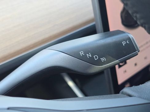 Used 2020 Tesla Model 3 Standard Range Plus RWD image 37