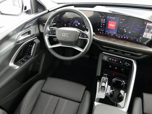 New 2025 Audi Q5 Premium Plus image 23