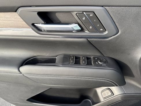 New 2026 GMC Terrain Denali w/ LPO, Black Badging Package image 26